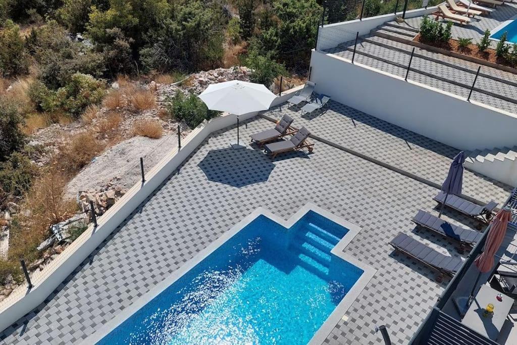 Apartment Vista Oasis With Pool And Terrace Трогир Экстерьер фото