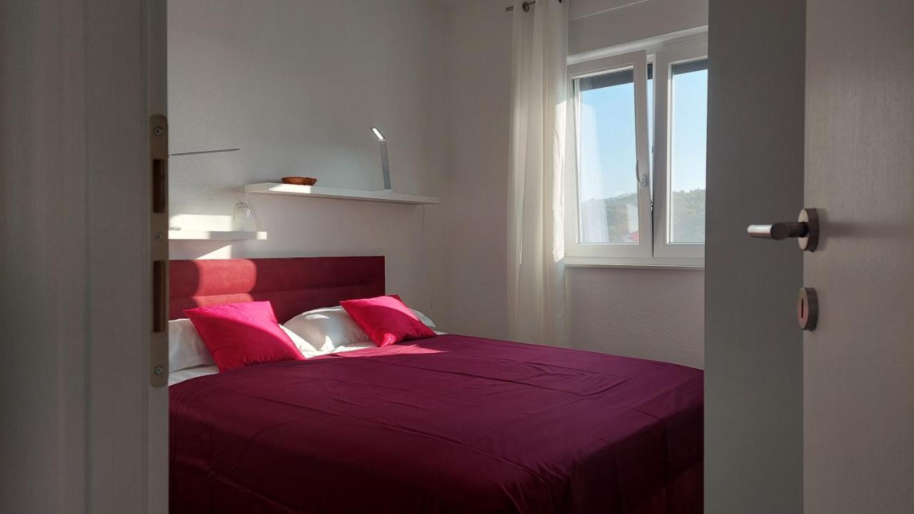 Apartment Vista Oasis With Pool And Terrace Трогир Экстерьер фото